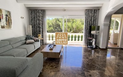 Schöne Villa mit kompletter Gäste Wohnung zum verkauf in Altea
